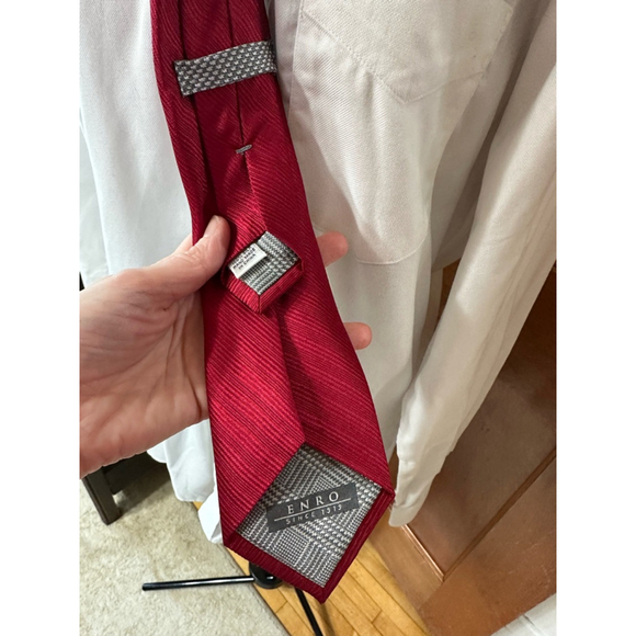 ENRO Mens Silk Blend Red Diagonal Stripe Necktie - Picture 3 of 3